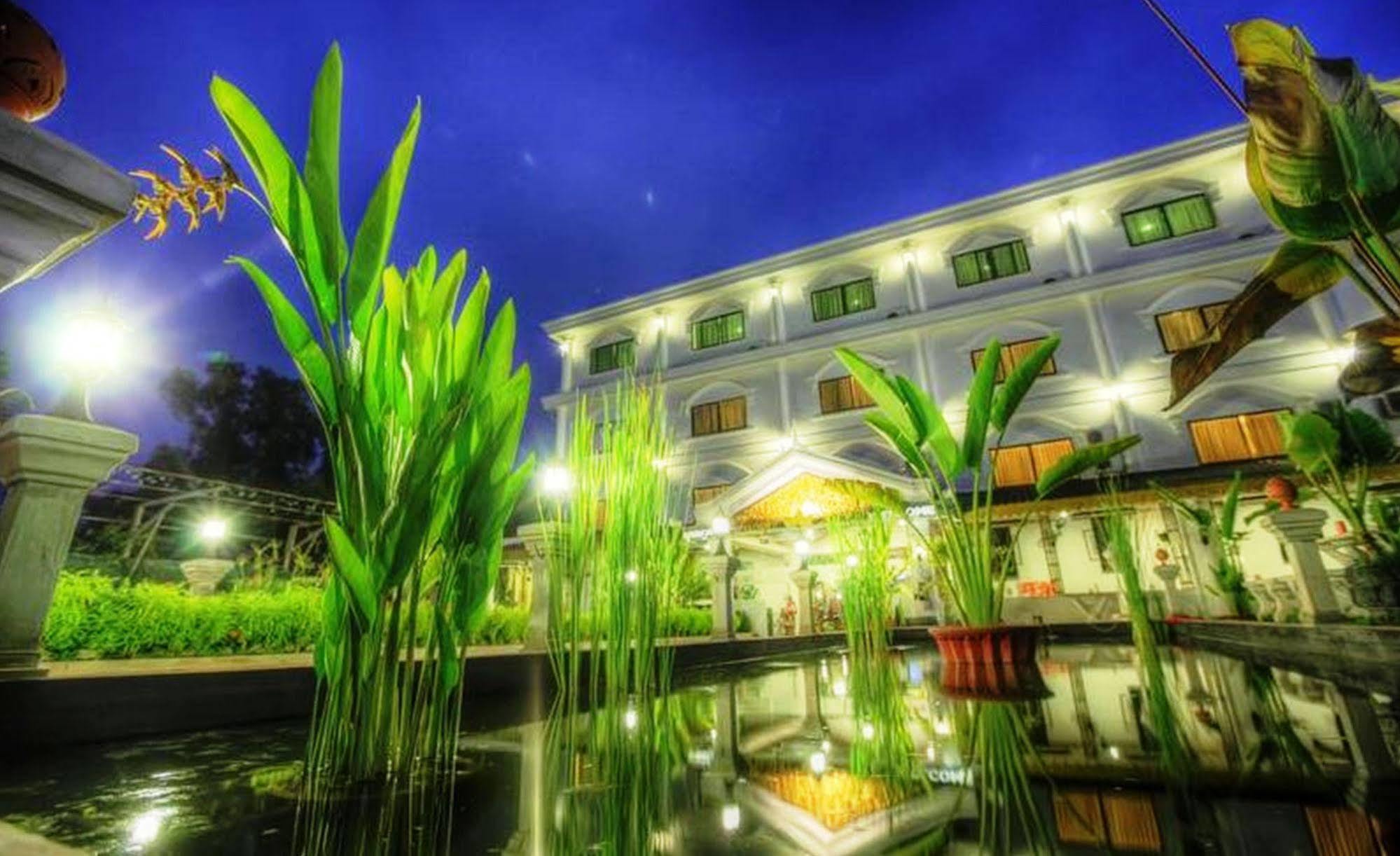 Galaxy Angkor Boutique Hotel Siem Reap Bagian luar foto