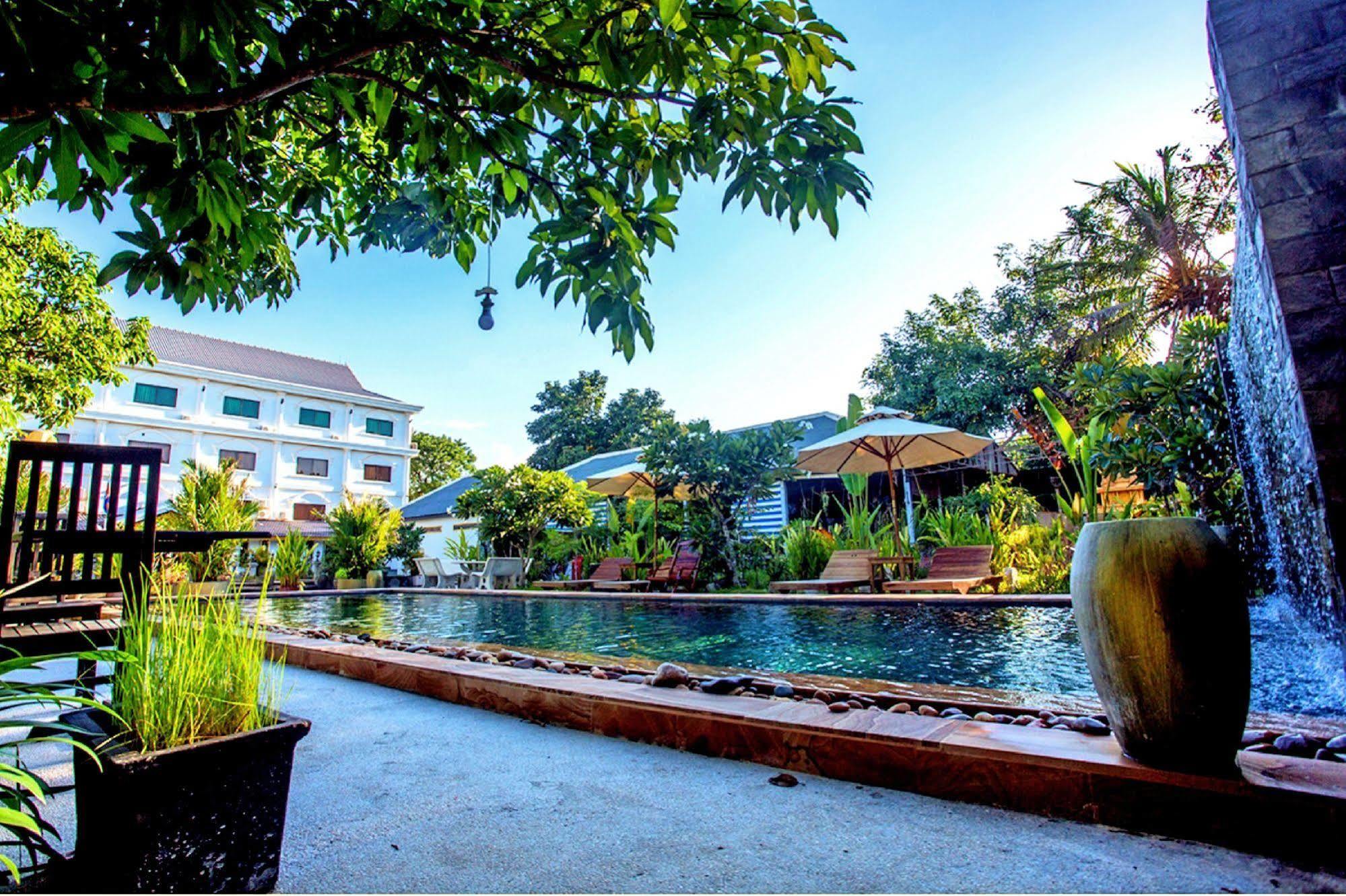 Galaxy Angkor Boutique Hotel Siem Reap Bagian luar foto